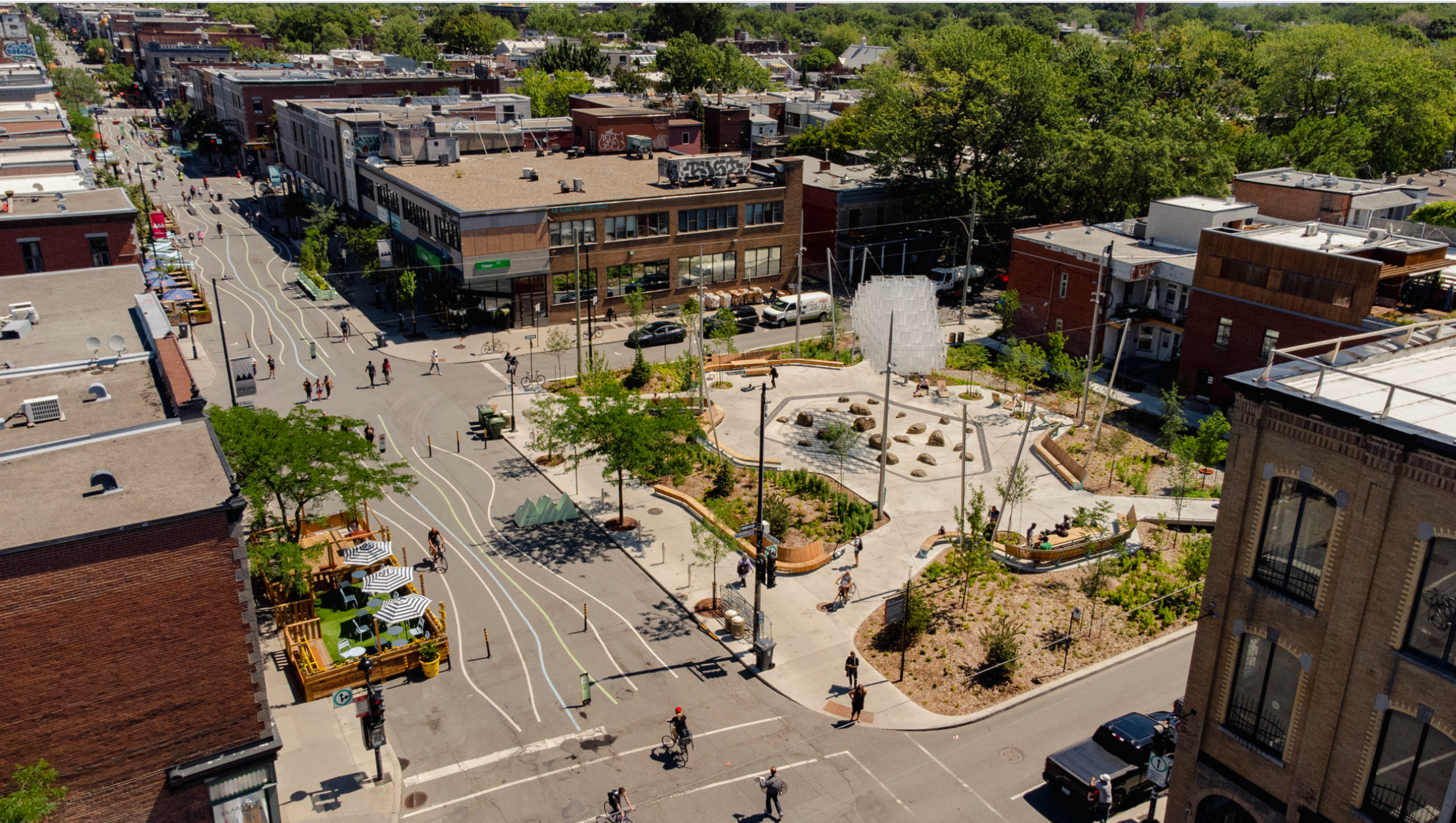 Les 1000 bancs | ambiance estivale sur l'avenue Mont-Royal