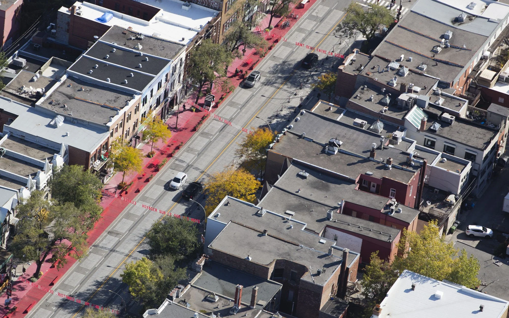 Avenue Mont-Royal | piétonisation, vue aérienne de la place rose